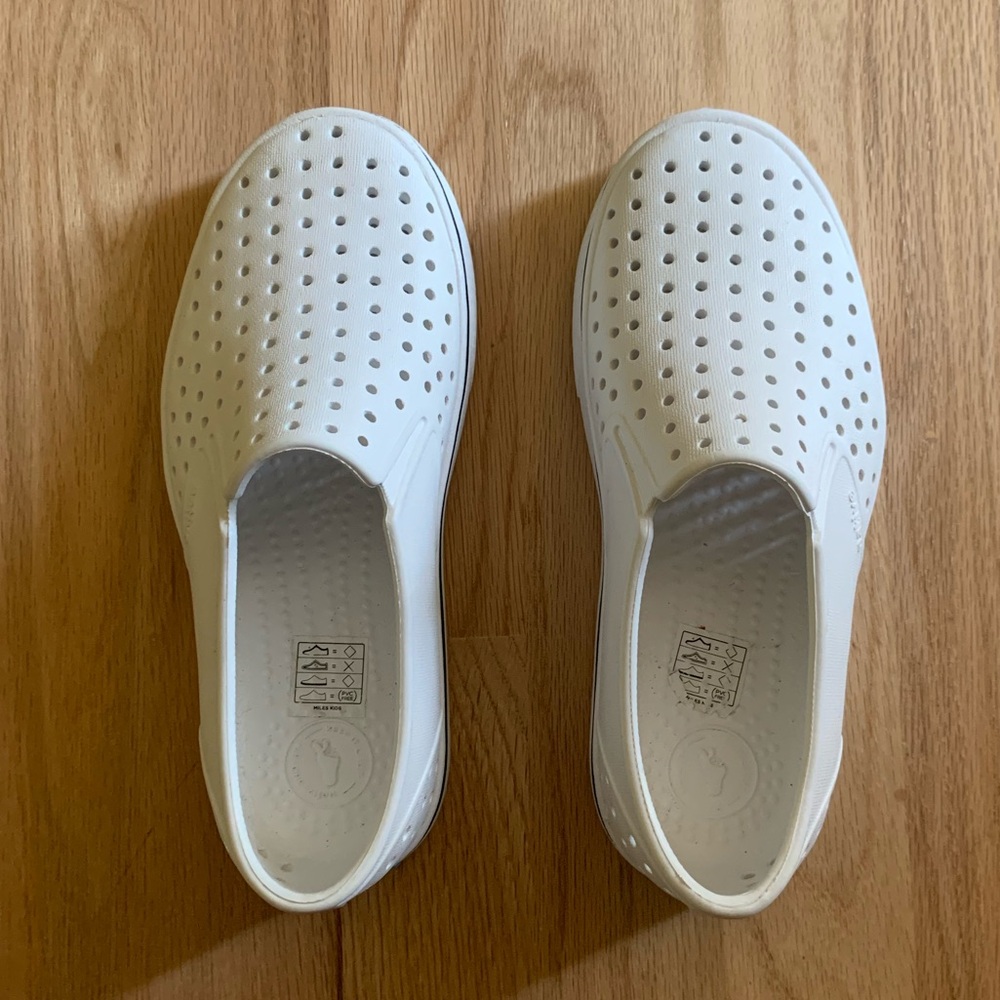 NWOT Native Miles Slip-On | Shell White